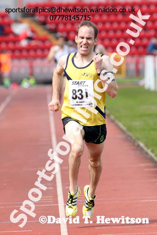 Senior mens 5000 metres, North Eastern Track and Field Champs, Gateshead Stadium. Photo: David T. Hewitson/Sports for All Pics